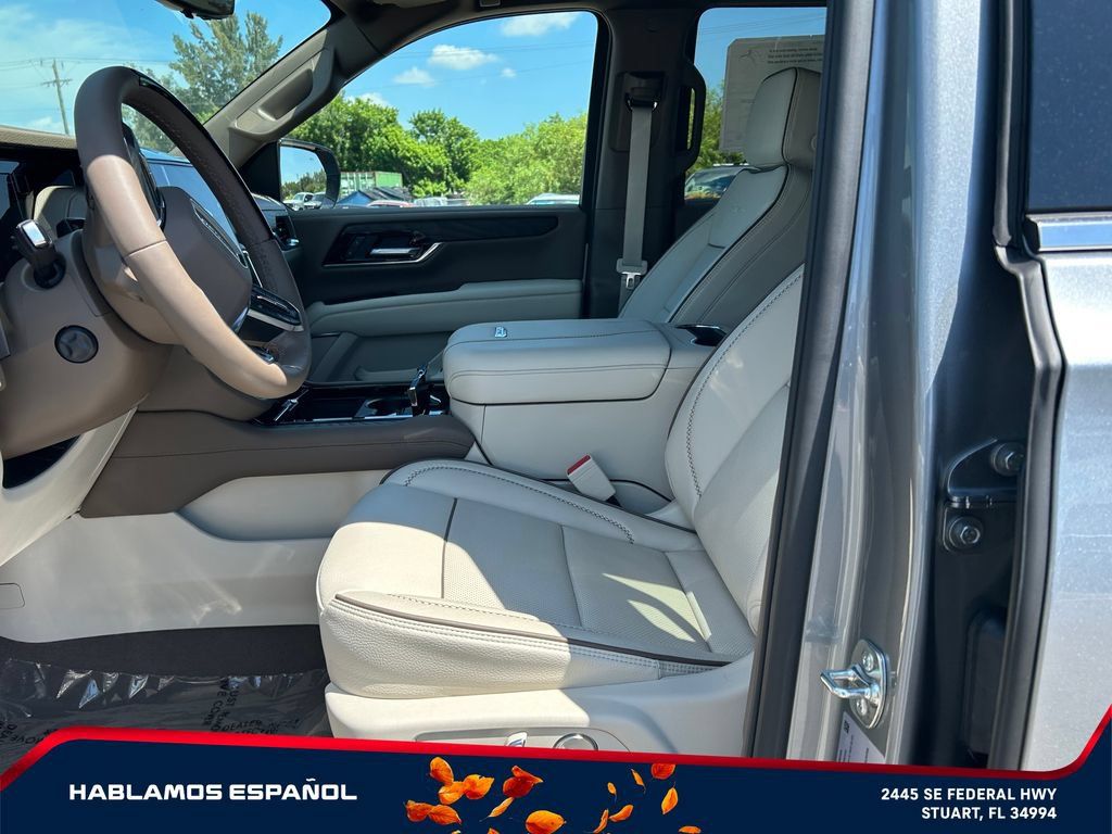New 2026 GMC Yukon Denali w/ Denali Reserve Package AWD/4WD image 9