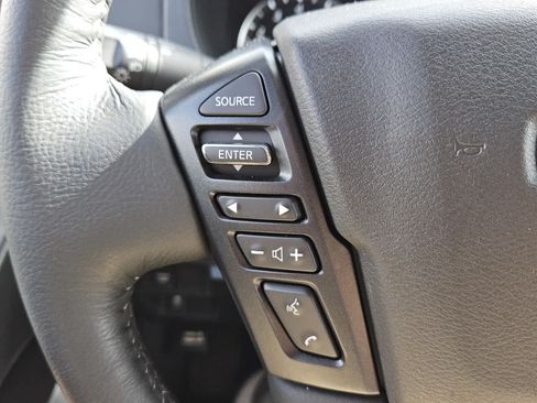 Used 2024 Nissan Frontier SV w/ SV Convenience Package RWD image 12