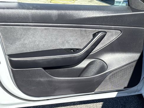 Used 2019 Tesla Model 3 Mid Range image 22