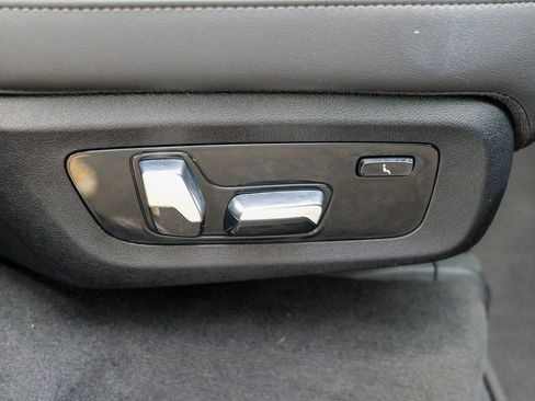 Used 2024 BMW X7 xDrive40i image 37