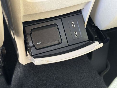 Certified 2025 Mercedes-Benz GLA 250 4MATIC image 32