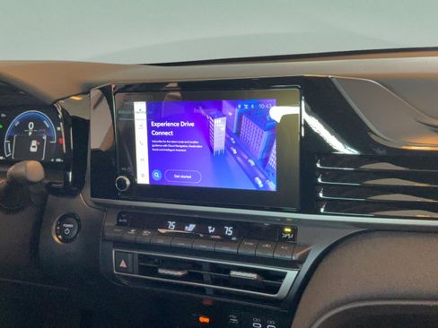 Used 2025 Toyota Camry LE w/ Convenience Package FWD image 32