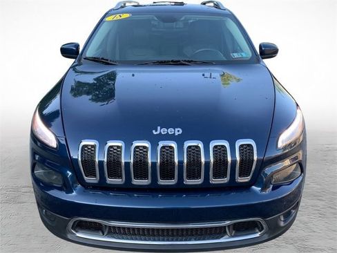 Used 2018 Jeep Cherokee Limited AWD/4WD image 8
