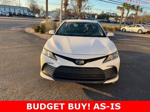 Used 2021 Toyota Camry LE image 33