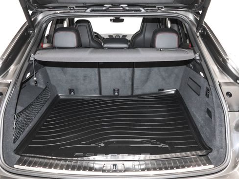 Used 2023 Porsche Cayenne GTS w/ Premium Package image 49