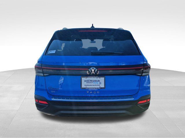 Used 2025 Volkswagen Taos SE FWD image 4
