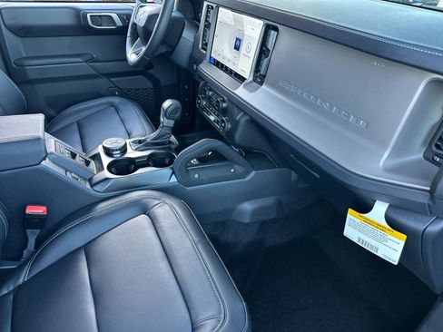 New 2025 Ford Bronco Outer Banks w/ Sasquatch Package image 16