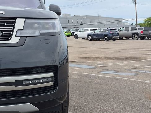 Used 2023 Land Rover Range Rover SE AWD/4WD image 10