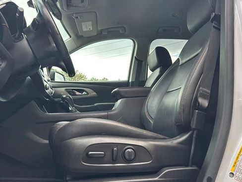 Used 2019 Chevrolet Traverse LT w/ LPO, Blackout Package FWD image 10