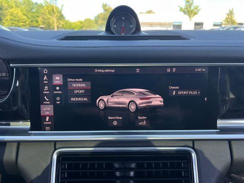 Used 2019 Porsche Panamera RWD image 25