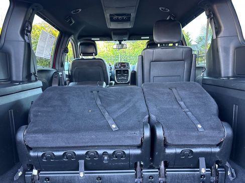 Used 2019 Dodge Grand Caravan GT image 16