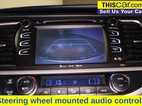 Used 2016 Toyota Highlander XLE w/ Preferred Accessory Package FWD image 18