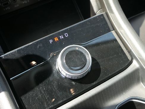Used 2023 Jeep Grand Cherokee Limited w/ Luxury Tech Group II RWD image 20