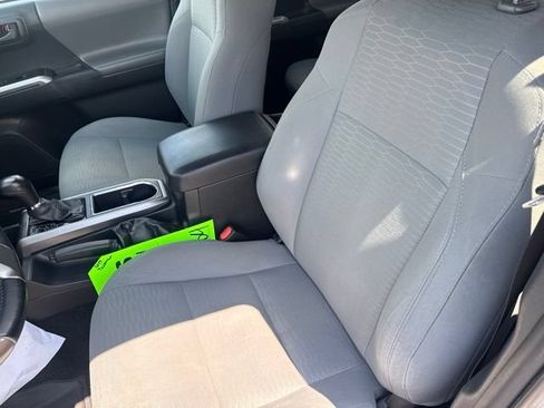 Used 2017 Toyota Tacoma SR5 w/ Tow Package RWD image 25