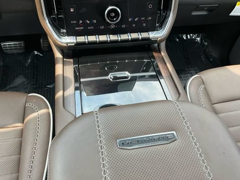 Used 2026 GMC Yukon Denali Ultimate AWD/4WD image 12