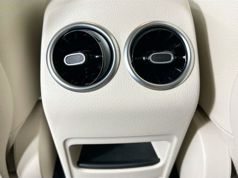 Certified 2022 Mercedes-Benz GLA 250 4MATIC image 32