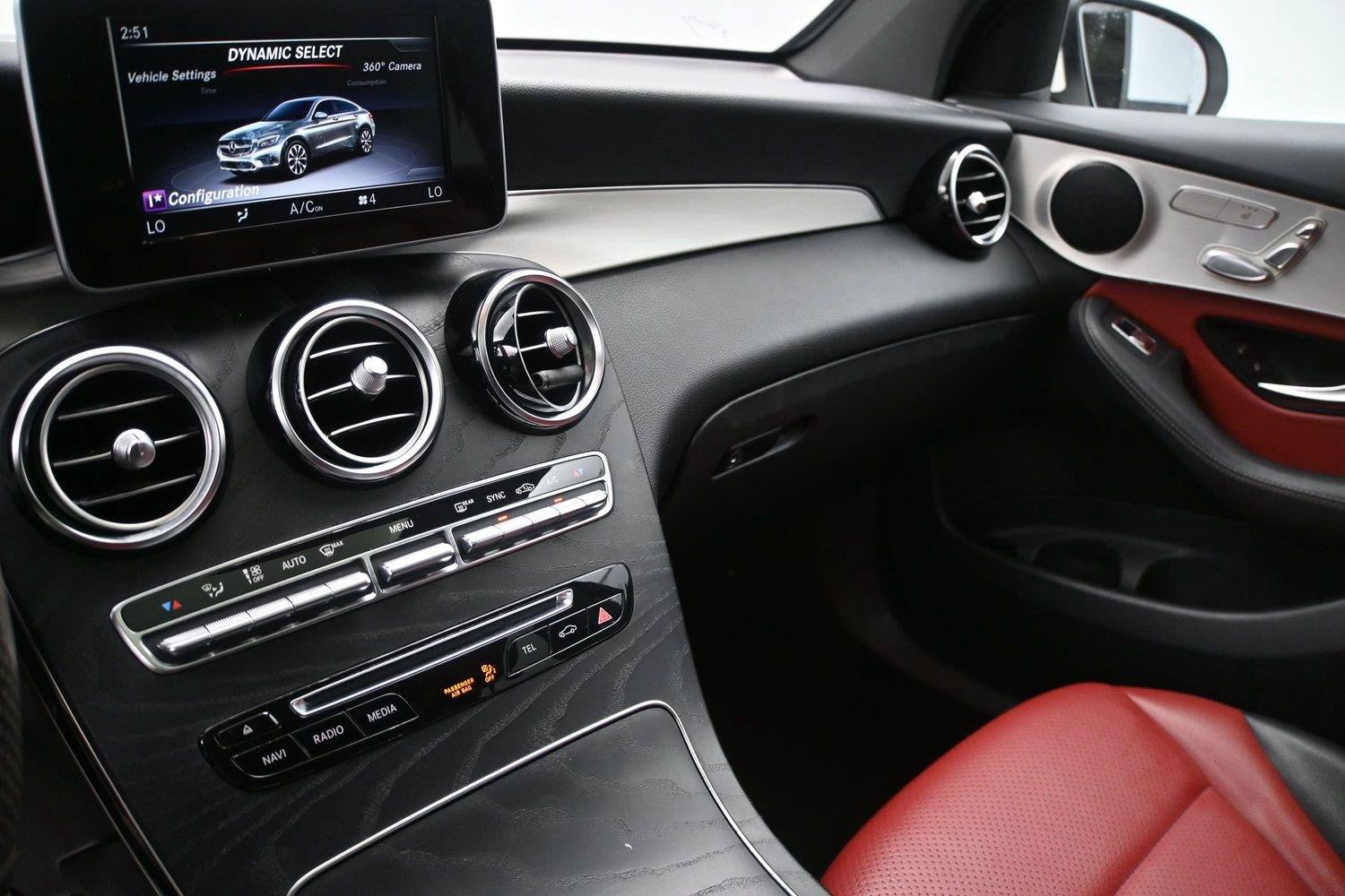 Used 2019 Mercedes-Benz GLC 300 4MATIC Coupe image 4