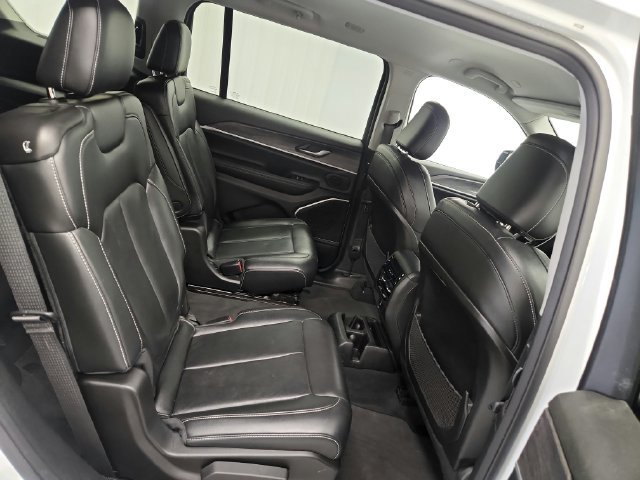 Used 2022 Jeep Grand Cherokee L Limited w/ Black Appearance Package RWD image 28