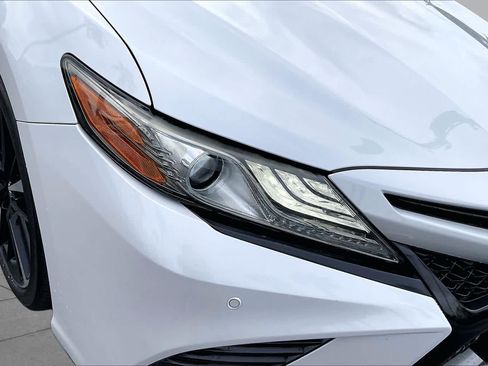 Used 2018 Toyota Camry XSE FWD image 26