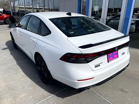 Used 2024 Honda Accord Sport image 2