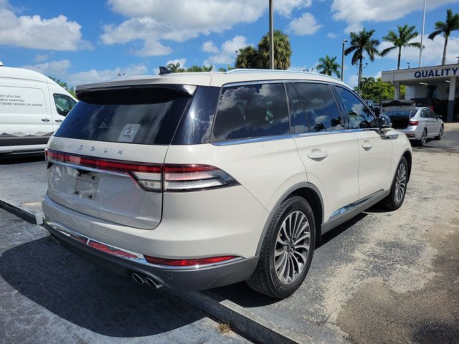 Used 2021 Lincoln Aviator Reserve RWD image 8