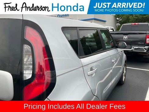 Used 2015 Kia Soul FWD image 4