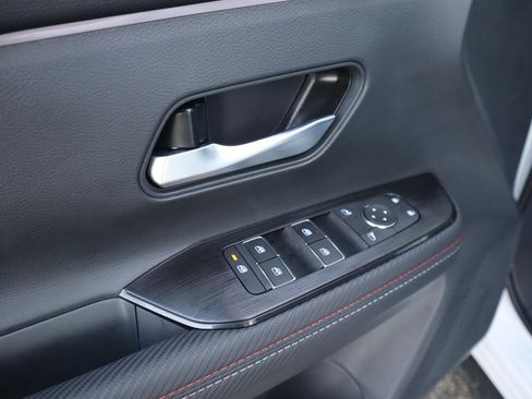 New 2026 Nissan Kicks SR w/ SR Premium Package FWD image 16