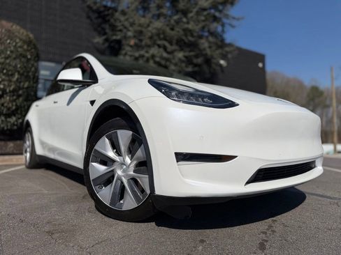 Used 2020 Tesla Model Y Long Range image 7
