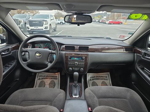 Used 2015 Chevrolet Impala LT w/ LT Sunroof Package image 15