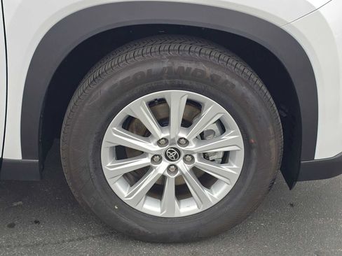 Used 2026 Toyota Grand Highlander FWD image 9