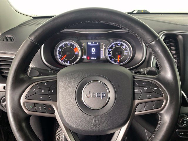 Used 2019 Jeep Cherokee Latitude Plus w/ Cold Weather Group AWD/4WD image 21