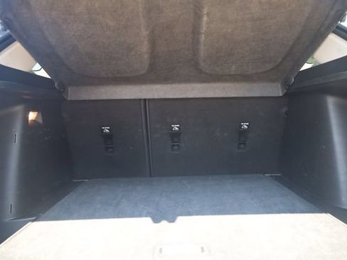 Used 2025 Chevrolet Trax LT FWD image 24
