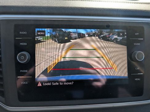 Used 2018 Volkswagen Atlas SE image 32