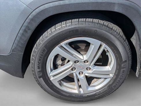 Used 2019 GMC Terrain SLE w/ Driver Convenience Package FWD image 14