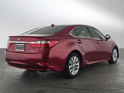 Used 2014 Lexus ES 300h w/ Luxury Package w/Bamboo Trim image 3