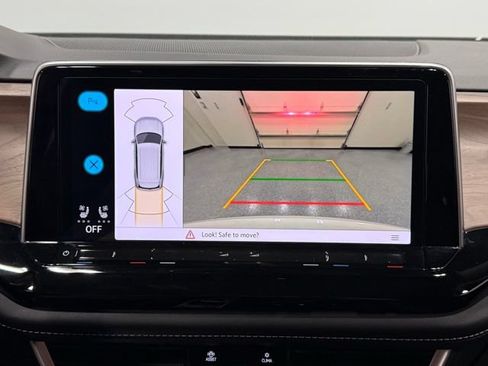 Used 2024 Volkswagen Atlas SE FWD image 28