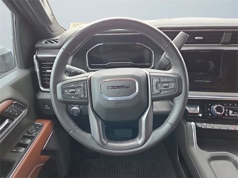 Used 2025 GMC Sierra 2500 Denali Ultimate image 12