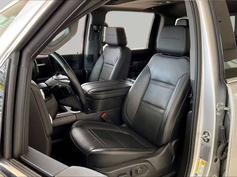 Used 2023 GMC Sierra 2500 Denali w/ Denali Ultimate Package AWD/4WD image 15