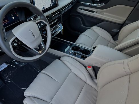 New 2024 Lincoln Corsair Reserve w/ Equipment Group 202A image 8