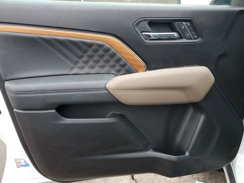 Used 2024 GMC Canyon Denali image 23