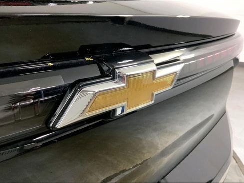 Used 2025 Chevrolet Equinox EV LT image 29