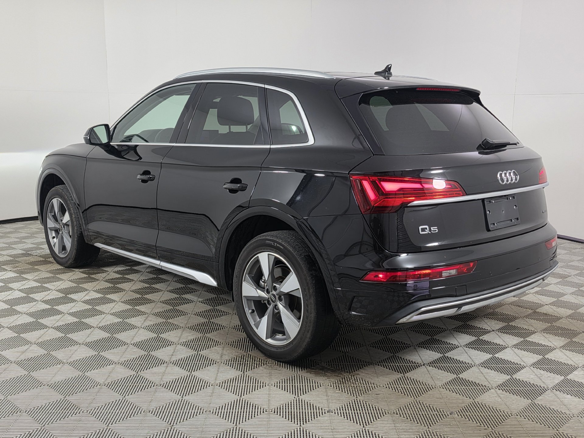 Used 2024 Audi Q5 2.0T Premium AWD/4WD image 42