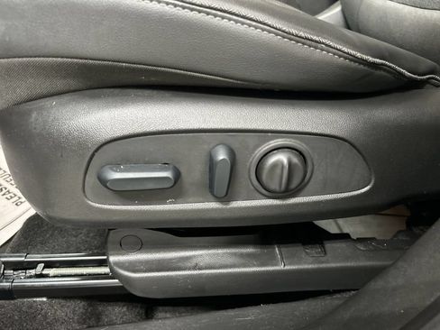 Certified 2023 Buick Encore GX Preferred w/ Cold Weather Comfort Package AWD/4WD image 10