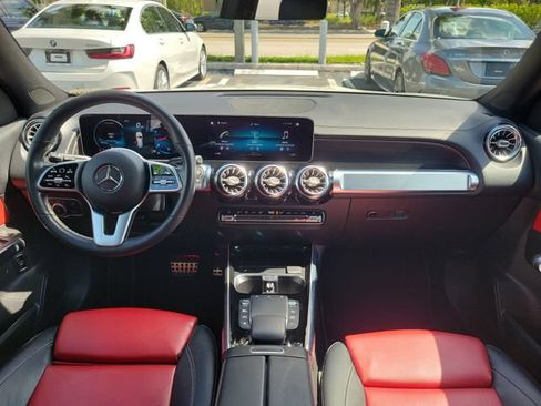 Used 2021 Mercedes-Benz GLB 250 image 13