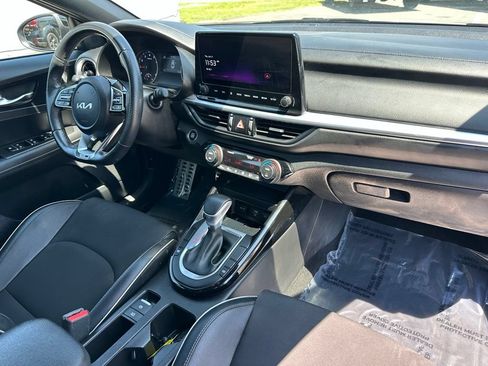 Used 2022 Kia Forte GT-Line w/ GT-Line Technology Package FWD image 17