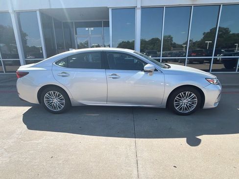 Used 2017 Lexus ES 350 w/ Premium Package FWD image 5