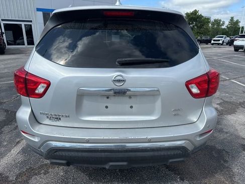 Used 2019 Nissan Pathfinder SL AWD/4WD image 3