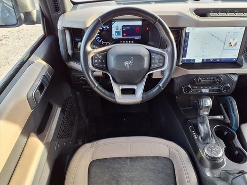 Used 2022 Ford Bronco Wildtrak image 14