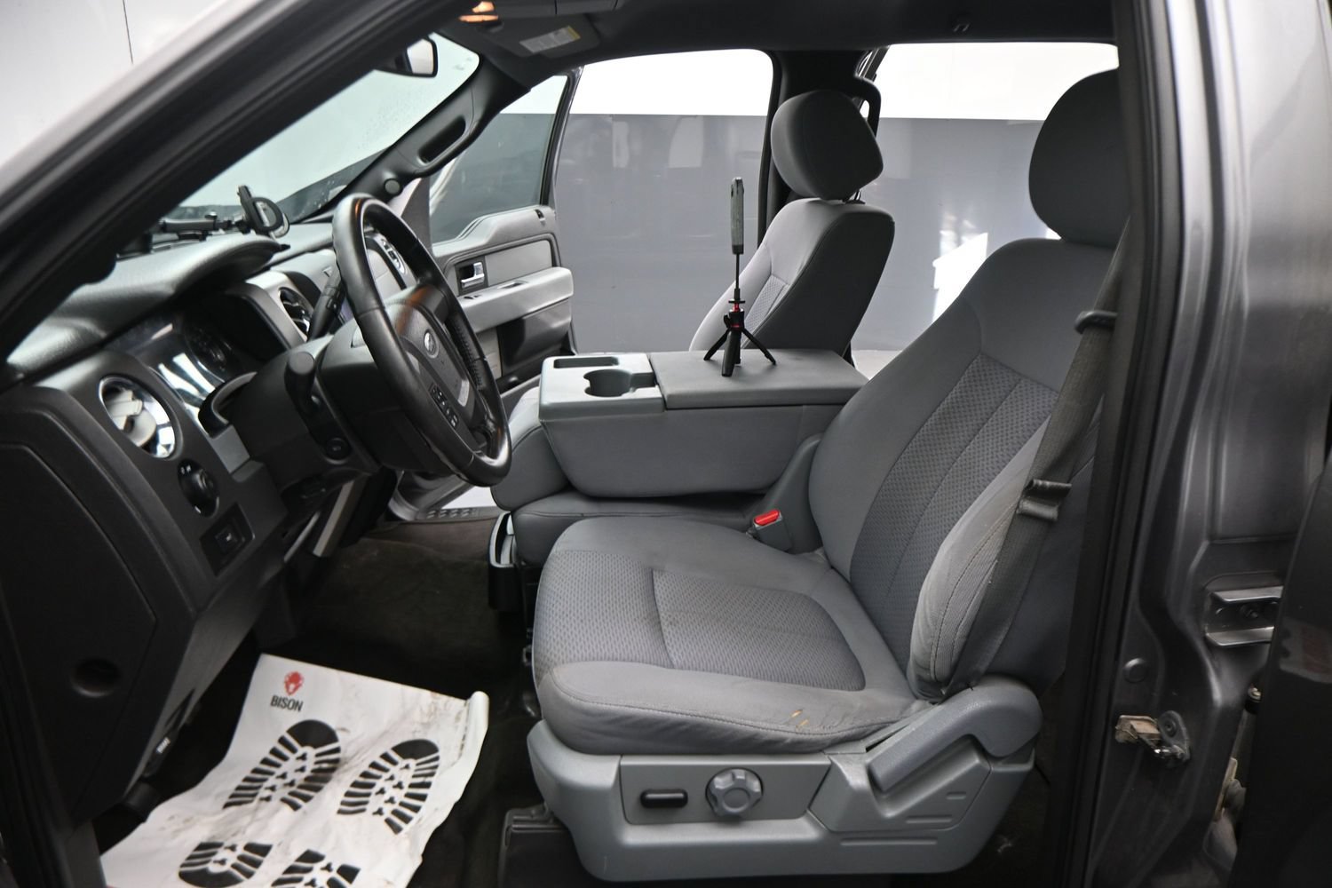 Used 2013 Ford F150 XLT w/ XLT Chrome Pkg RWD image 2