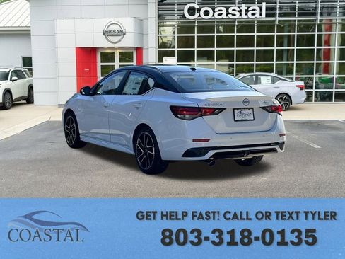 New 2025 Nissan Sentra SR w/ SR Premium Package FWD image 17